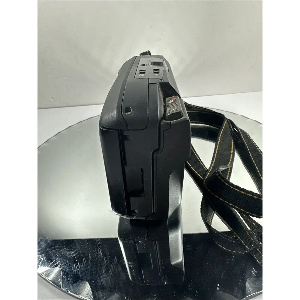 Vintage POLAROID Captiva SLR Instant‎ Film Camera with F/12 107mm Lens